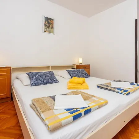 招待所 Sobe Frano I Lovro Ck 茨里克韦尼察