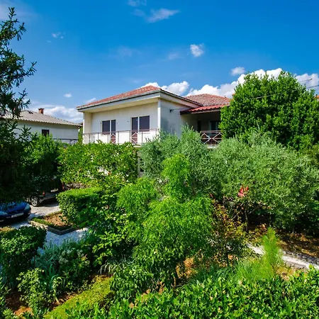 Sobe Frano I Lovro Ck 3* 茨里克韦尼察