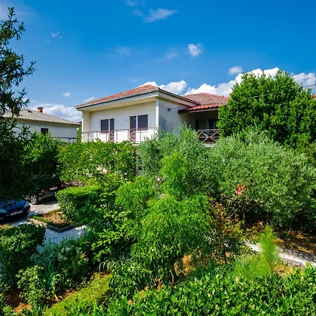 Sobe Frano I Lovro Ck 3* 茨里克韦尼察