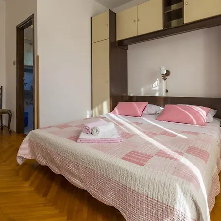 Sobe Frano I Lovro Ck 3* 茨里克韦尼察