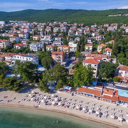 Gostinjska kuća Sobe Frano I Lovro Ck