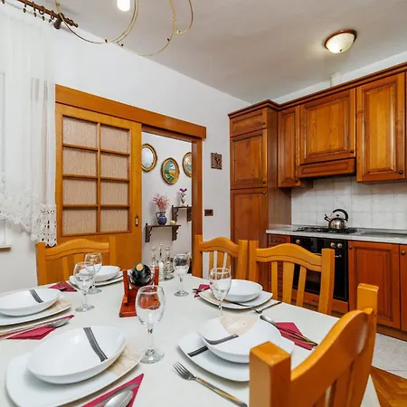 Sobe Frano I Lovro Ck 3*