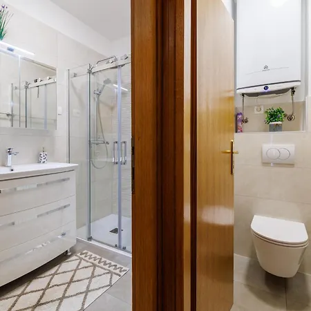 Sobe Frano I Lovro Ck 茨里克韦尼察